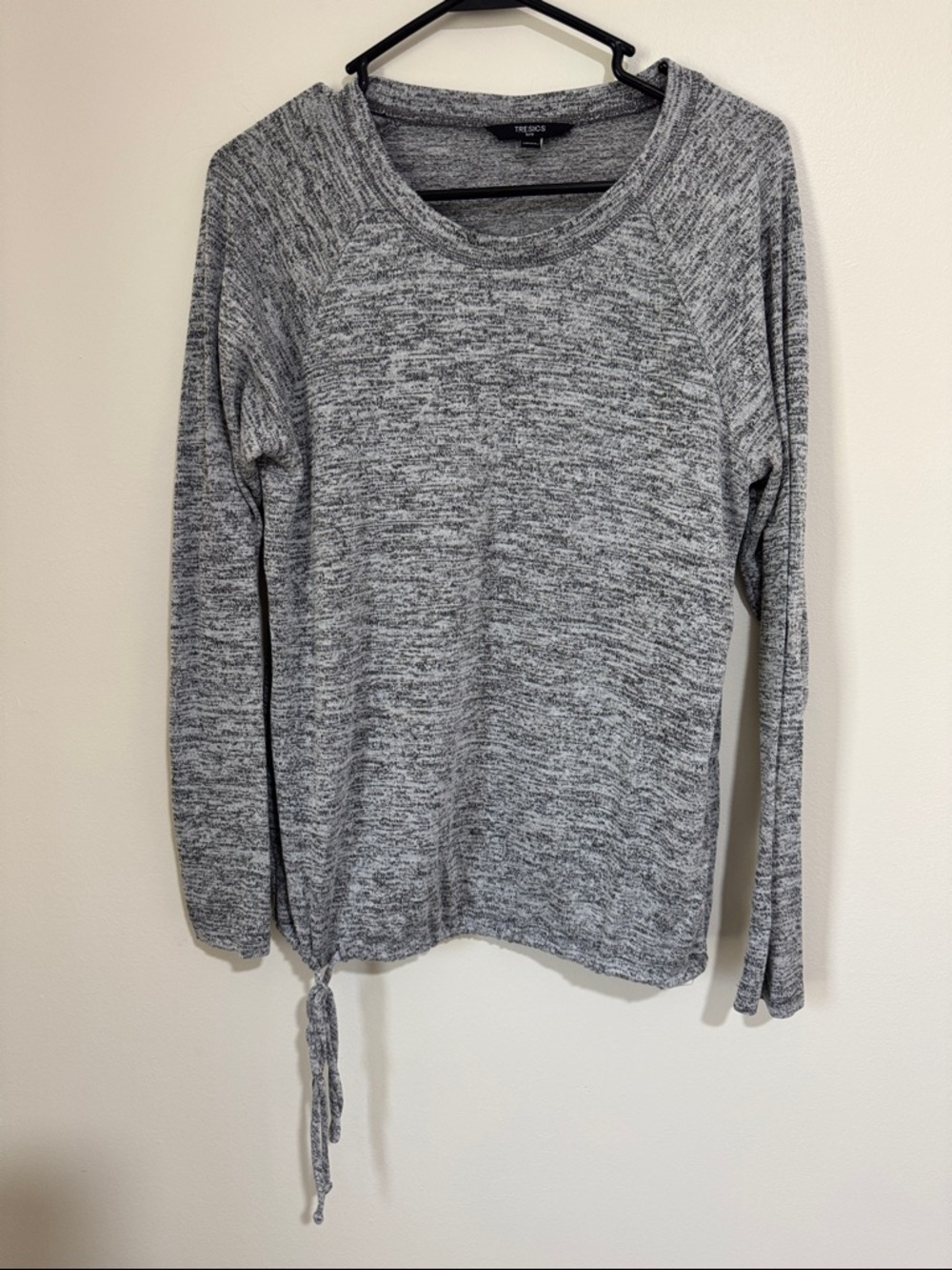 Tresics Heather Gray Long Sleeve Knit Top